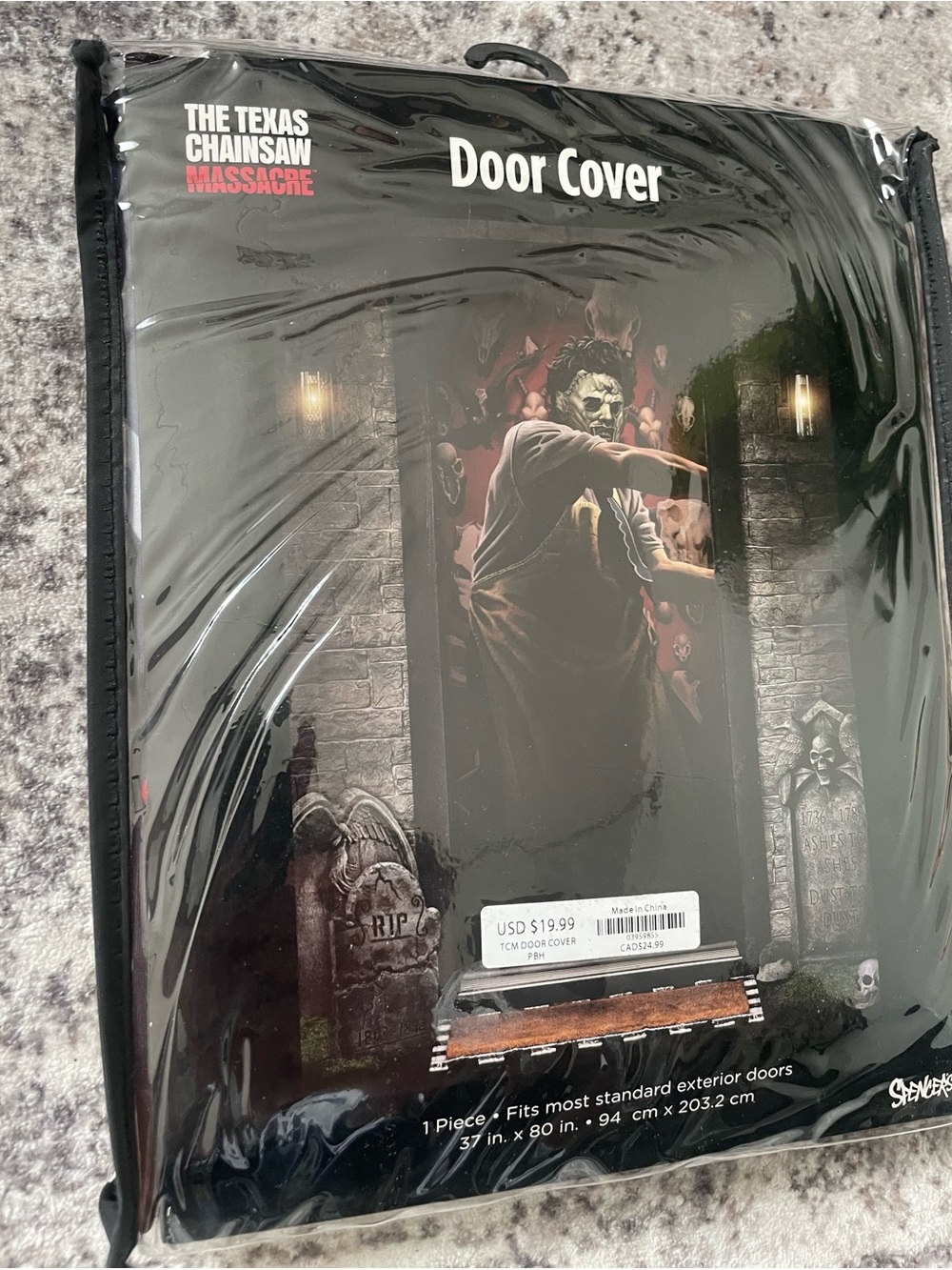 THE TEXAS CHAINSAW Halloween door cover